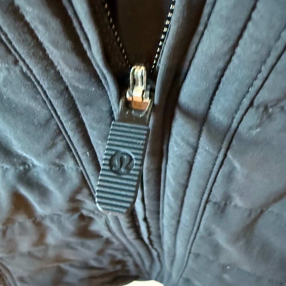 Lululemon Another Mile Vest Womens Size 6 Black Puffer Running Reflective - Picture 4 of 9